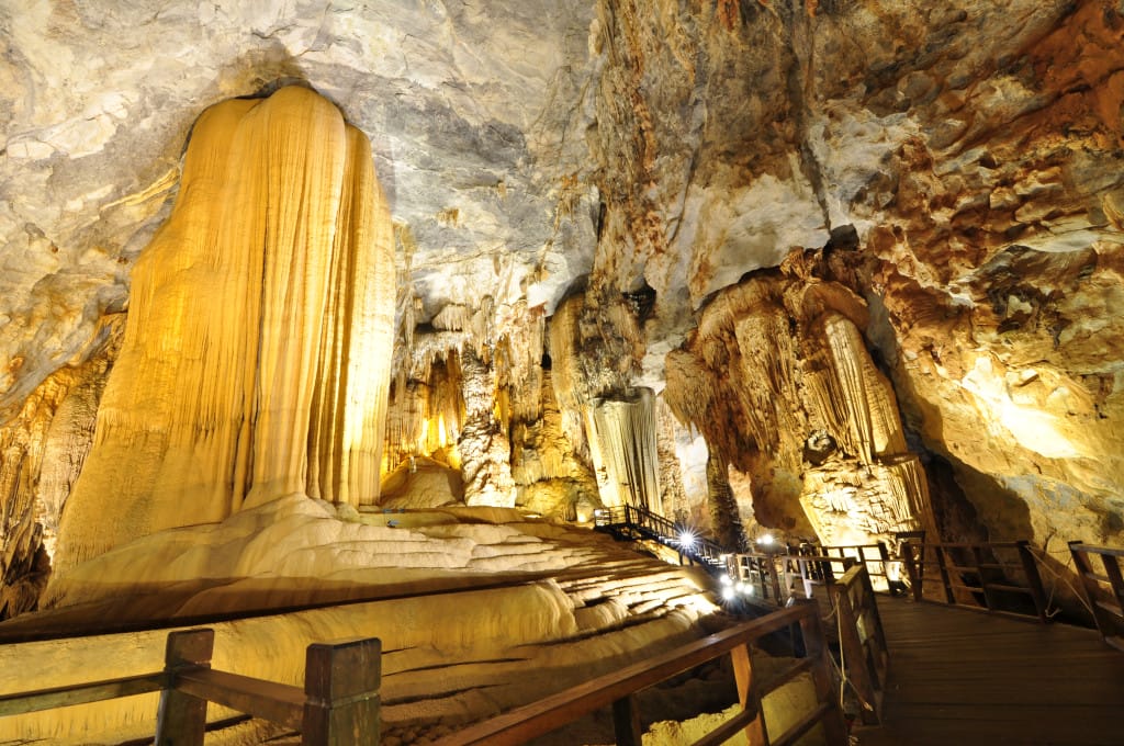 PARADISE CAVE EXPERIENCE FROM HUE