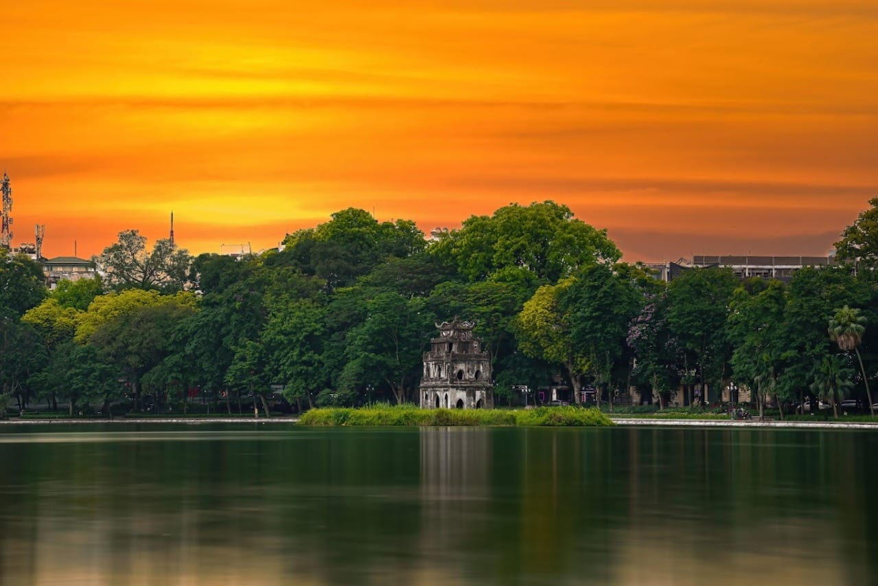 21-Day Vietnam Discovery: From Mountains to Bay, Caves, Ancient Capitals & Island Paradise