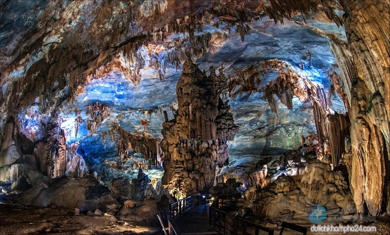 PARADISE CAVE EXPERIENCE FROM HUE
