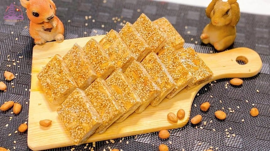 Hue Walking Food Tour Group Tour ( Max 12 pax)