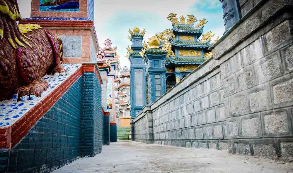 Hue to Hoi An by Bus - Group Tour
