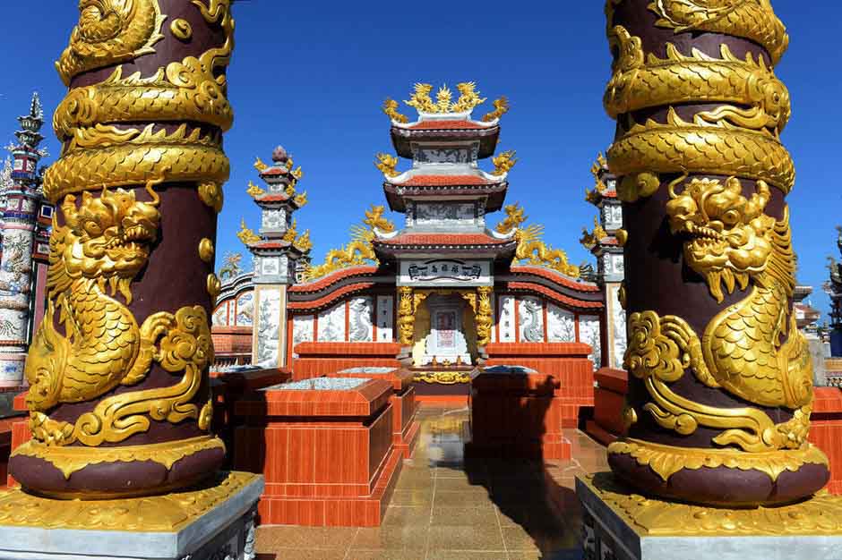 Hue to Hoi An by Bus - Group Tour