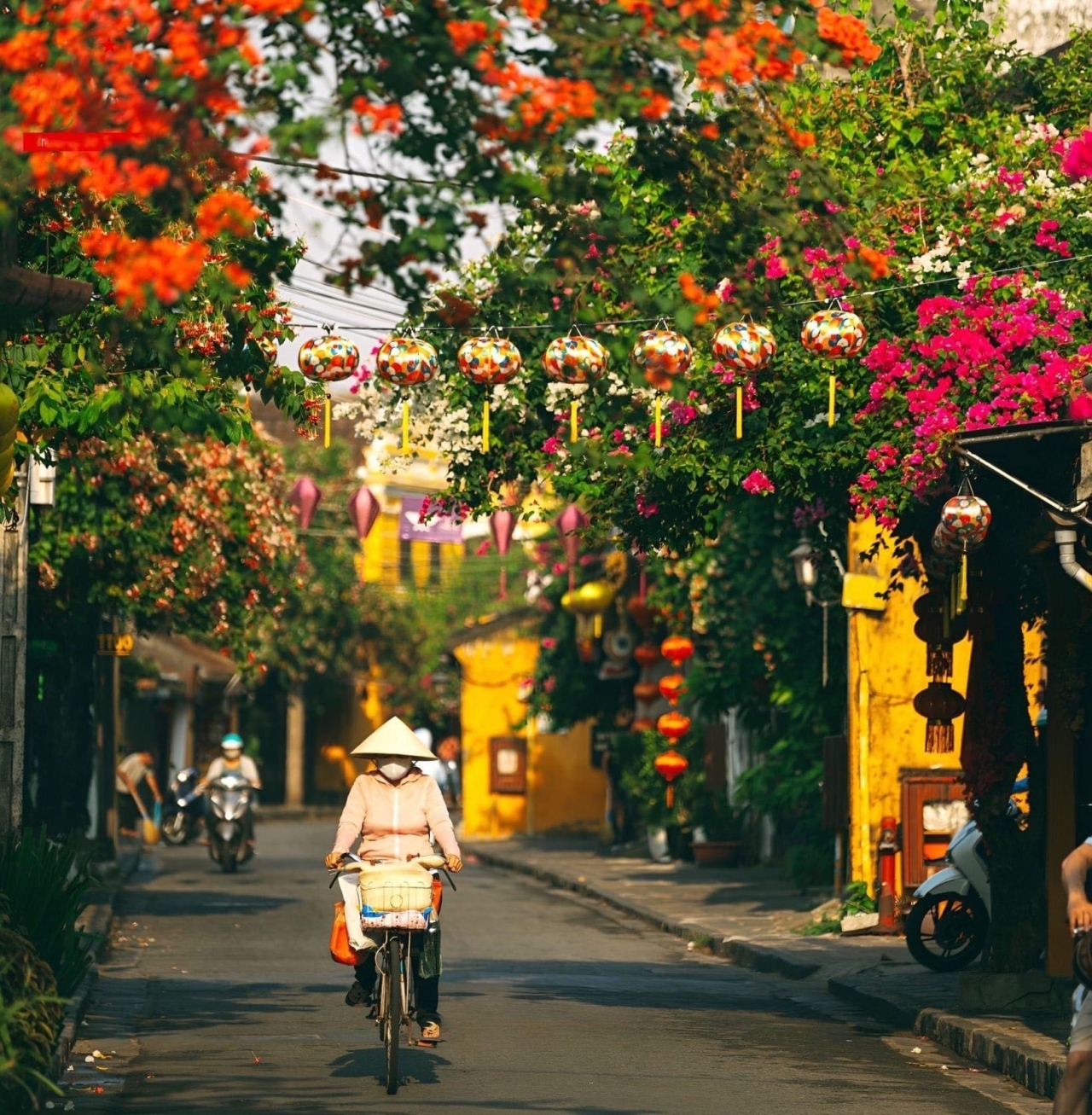 EXPLORE VIETNAM CENTRAL HERITAGE 5-DAY 4-NIGHT TOUR PACKAGE