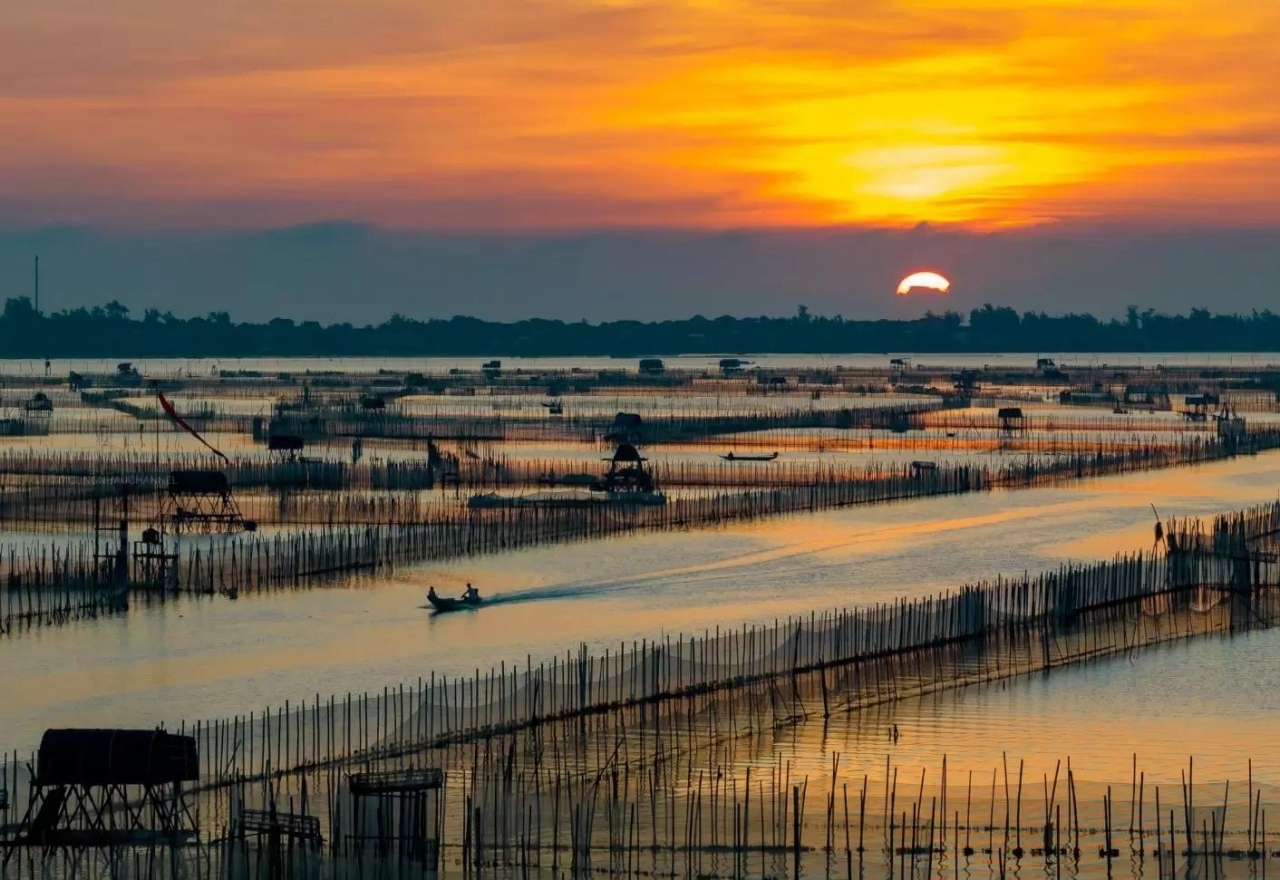 SUNSET ON TAM GIANG LAGOON