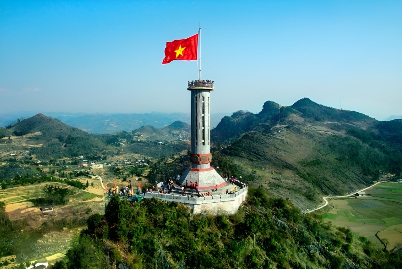 IMMERSE YOURSELF IN THE BEAUTY OF MA PI LENG PLATEAU IN HA GIANG - HA GIANG PACKAGE TOUR (3 DAYS)