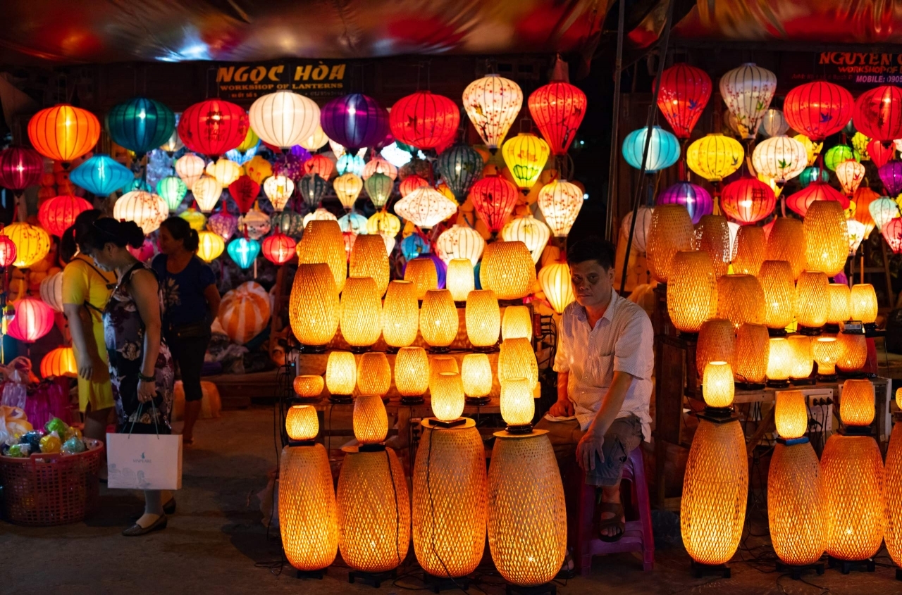 Romantic Hoi An: Coconut Jungle, Boat Ride & Flower Lanterns – Set Menu Dinner
