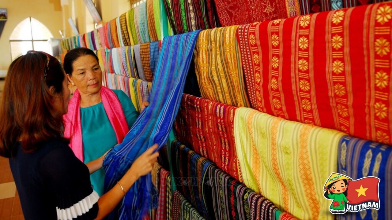Central Highlands Cultural Journey: From Vietnam Coast to Indigenous Villages (6 Days)