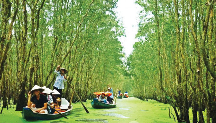 Vietnam Explorer: Ho Chi Minh City to Hanoi in 12 Days