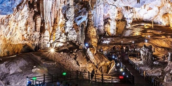 KHÁM PHÁ ĐỘNG THIÊN ĐƯỜNG 1 NGÀY