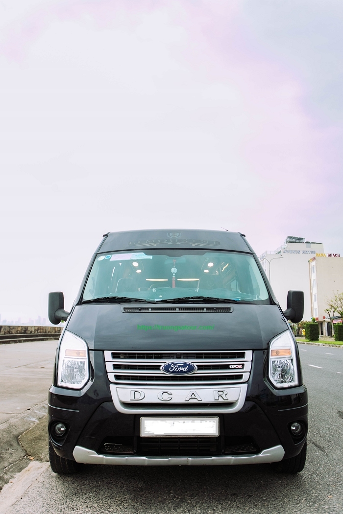 Thuê xe Dcar Limousine Hội An đi Huế