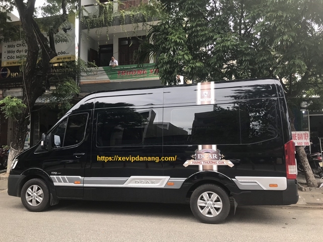 岘港现代索拉蒂豪华轿车租车 1 天的价格